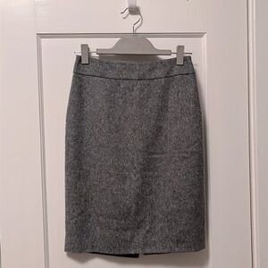Ann Taylor gray speckled wool blend pencil skirt Size 0